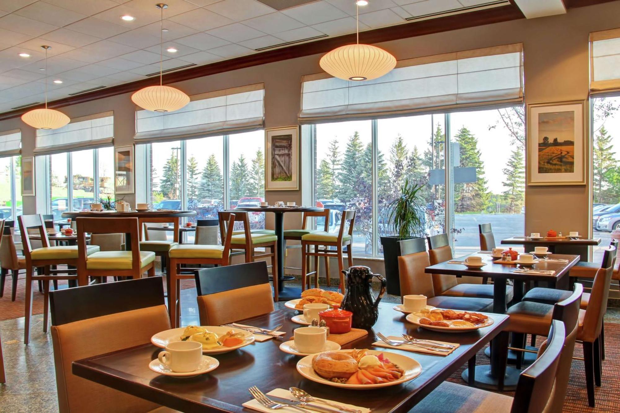Hilton Garden Inn Ottawa Airport Exterior foto